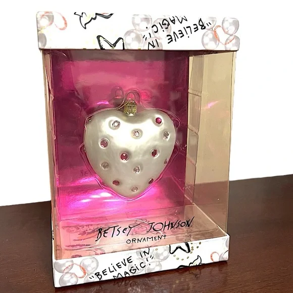 Betsey Johnson beaded heart Christmas or Valentine’s Day ornament white & pink - Picture 2 of 13